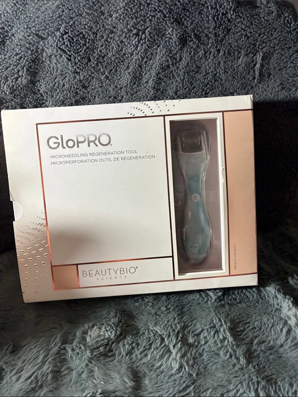 GloPRO Microneedling Regeneration Tool by - Blue